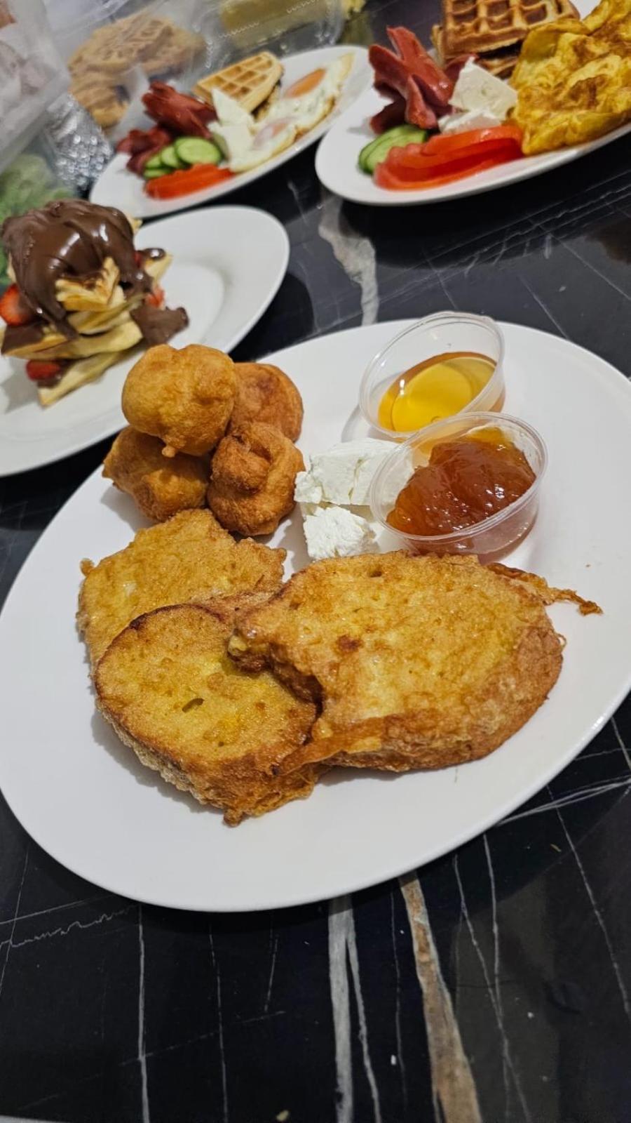 Square Inn Tiranë Eksteriør bilde