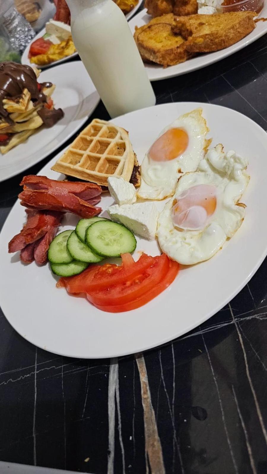 Square Inn Tiranë Eksteriør bilde